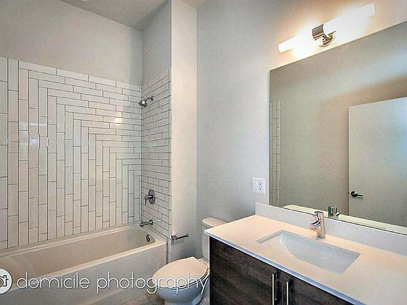 4th image of 847 N Larrabee St #2f2nd