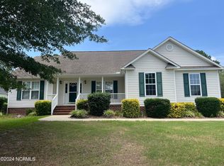 215 Queens Cove Way, Whispering Pines, NC 28327