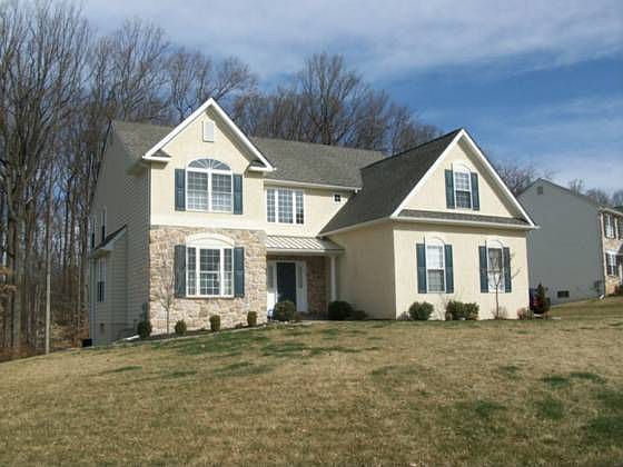 1st image of 244 Ferndale Ln