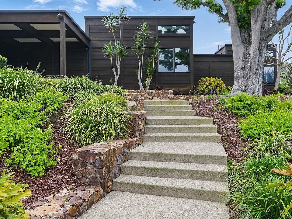2nd image of 1090 Solymar Dr