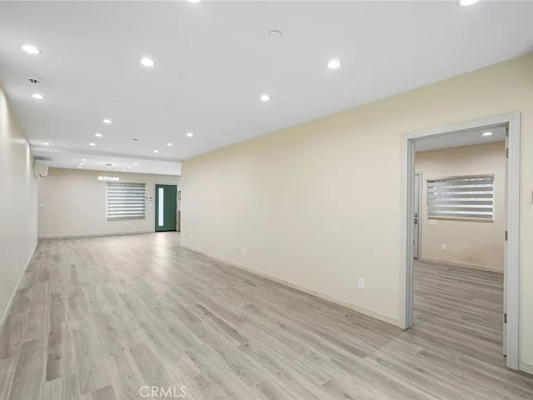 18748 Collins St — Photo 36