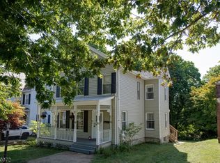 31 Woodside Ave, Newton, NJ 07860