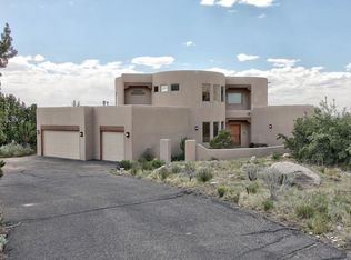 333 Whiteoaks Dr NE, Albuquerque, NM 87122