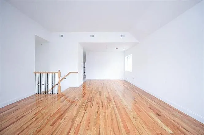 136 Beach St #2R — Photo 3