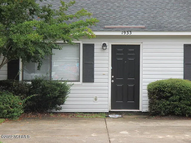 1933 Countrywood Blvd — Photo 1