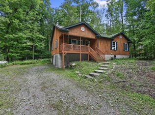6 Hemlock Ln, Lake Ariel, PA 18436