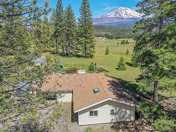 4th image of 3333 Shasta Valley Rd