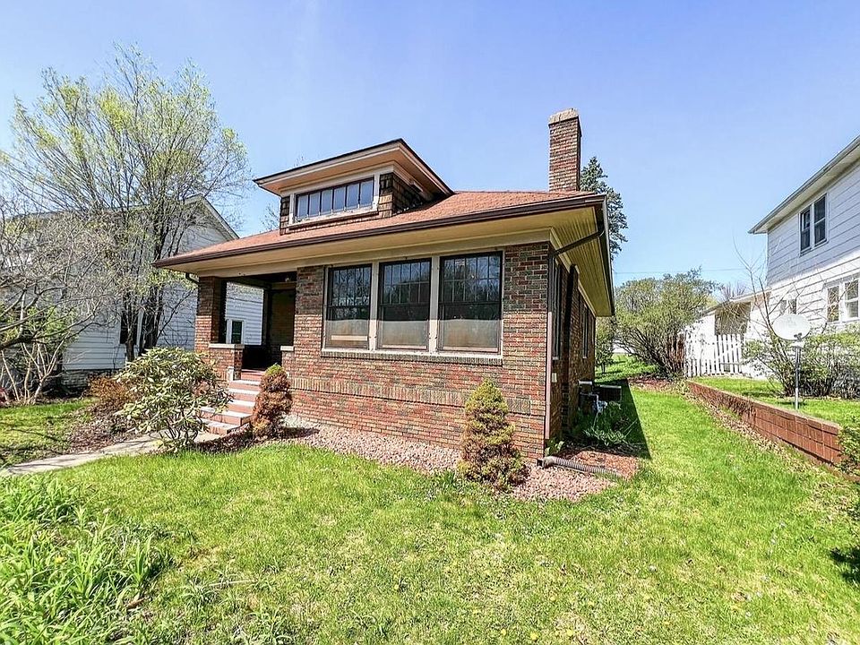 1st image of 427 8th Street