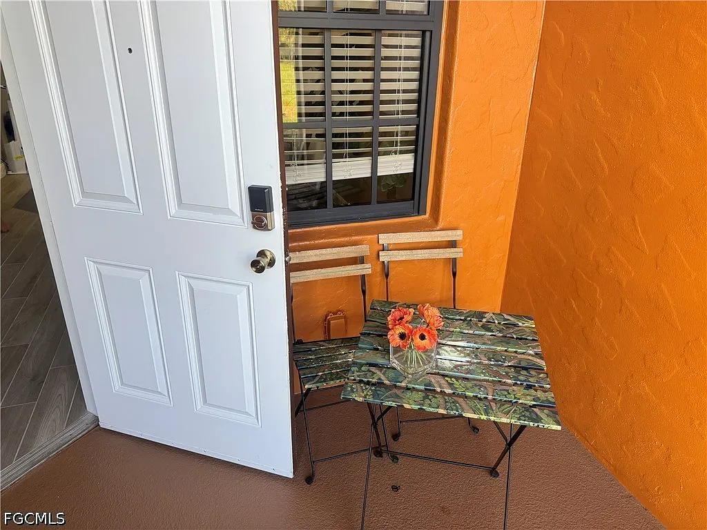 3 bed, 2.5 bath, 1637 sqft, $2,600 — Photo 3