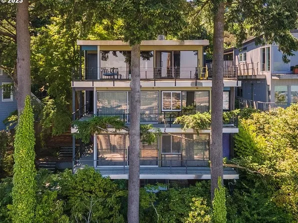 2420 SW Chelmsford Ave, Portland, OR 97201