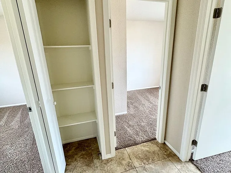 8544 W Lawrence Ln — Photo 15