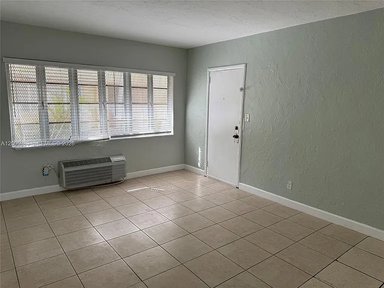 7633 Dickens Ave #2 — Photo 2