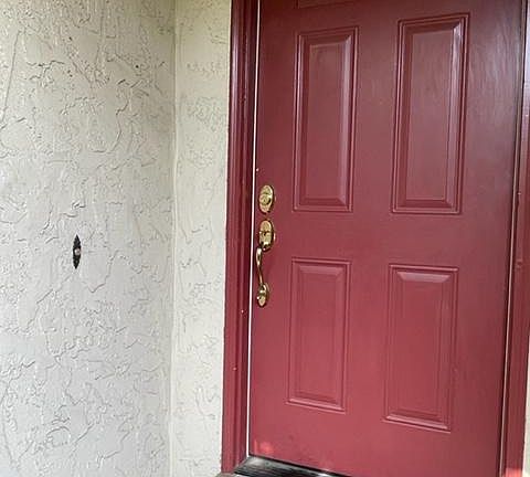 3rd image of 584 La Conner Dr