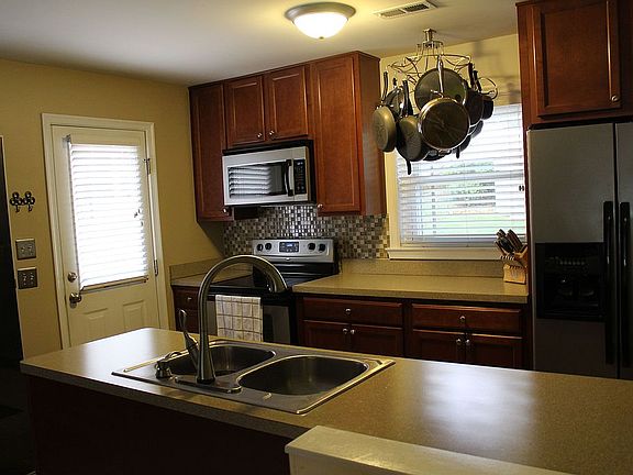 5th image of 6108 Houston Ct
