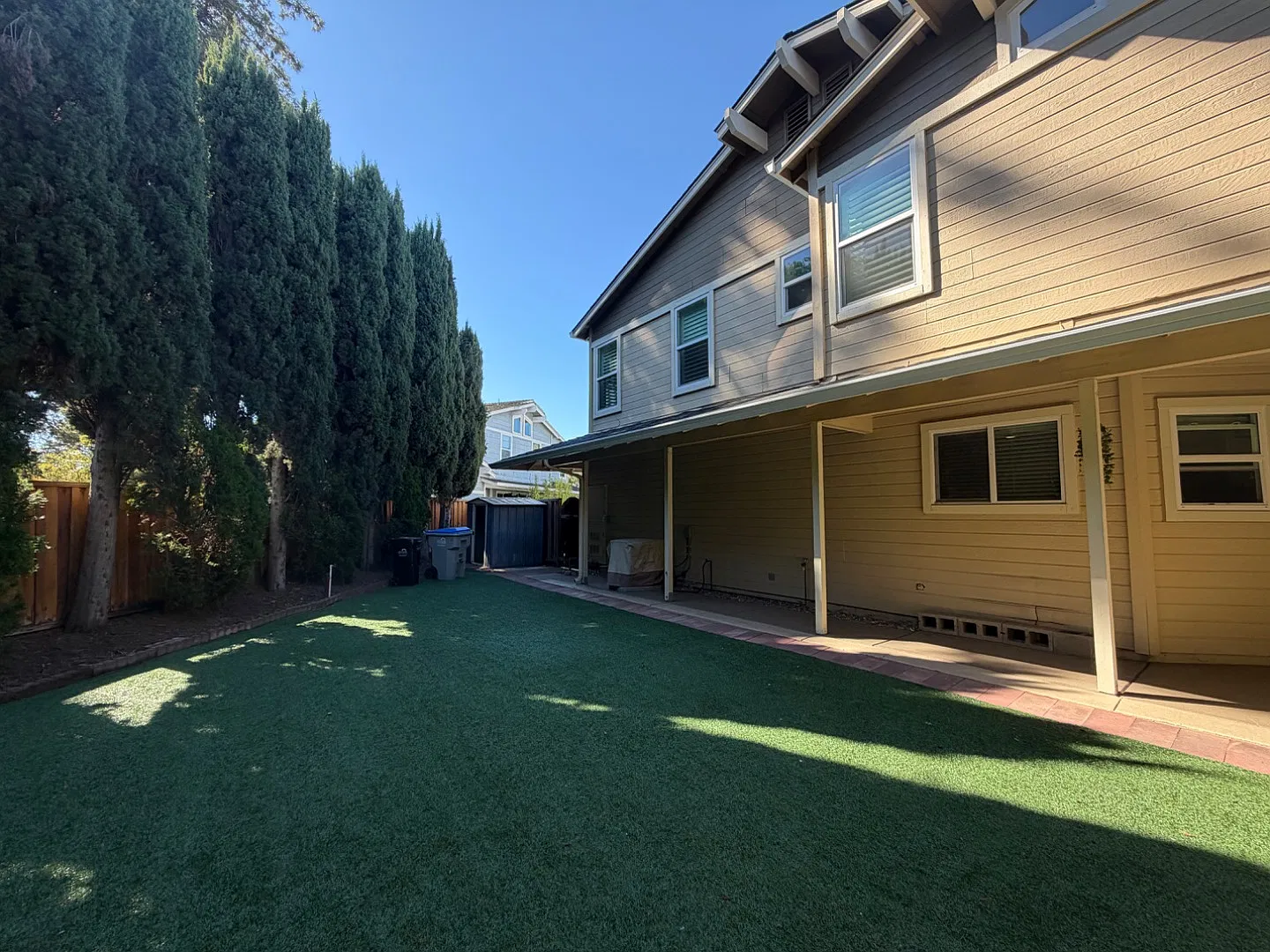 3 bed, 2.5 bath, 1559 sqft, $5,150 — Photo 3