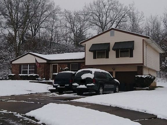 3rd image of 905 Belsage Ct