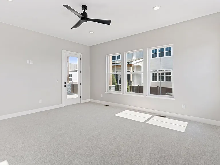 1425 Burt Ave — Photo 20