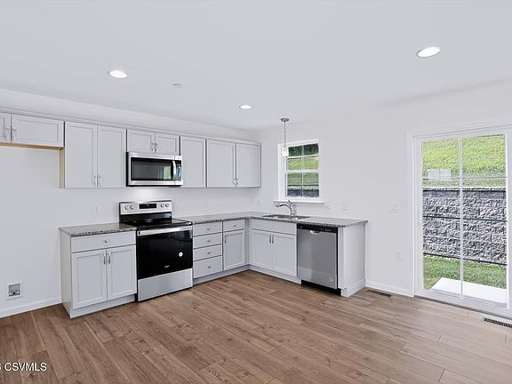 4th image of 86 Limerick Ln