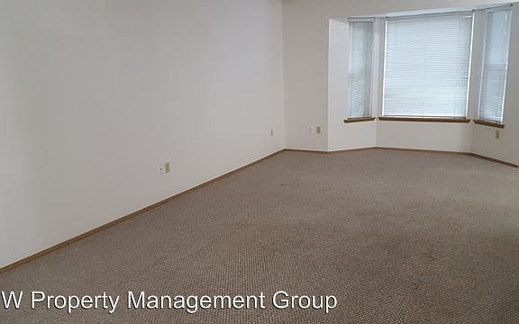 3rd image of 8609 36th Ave NE