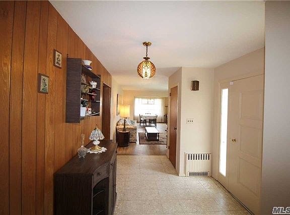 2nd image of 2800 Elm St