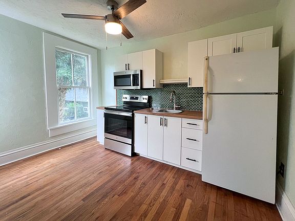 3rd image of 121-123 NE 125th Ave #8