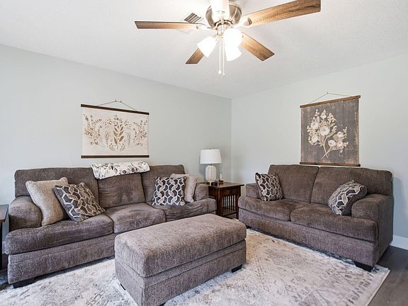 3rd image of 15504 Brandon Dr
