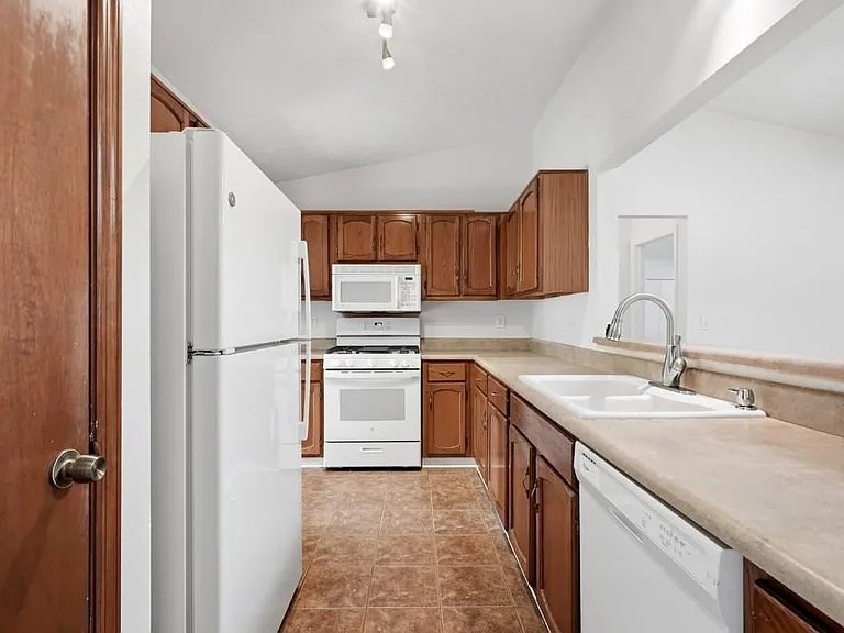 4061 Keheley Glen Dr NE — Photo 9