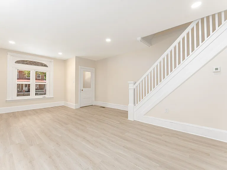 129 Walnut St — Photo 4