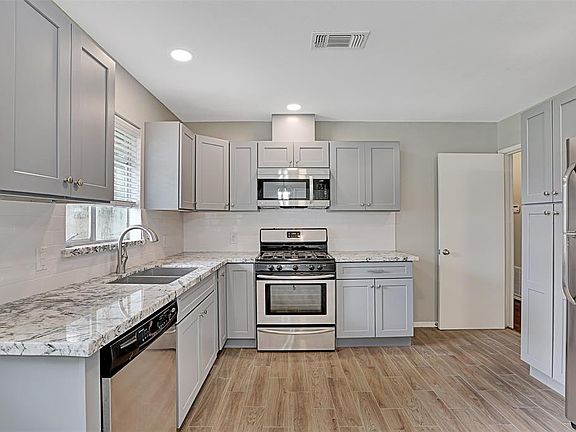 4th image of 1924 Sedgie Dr