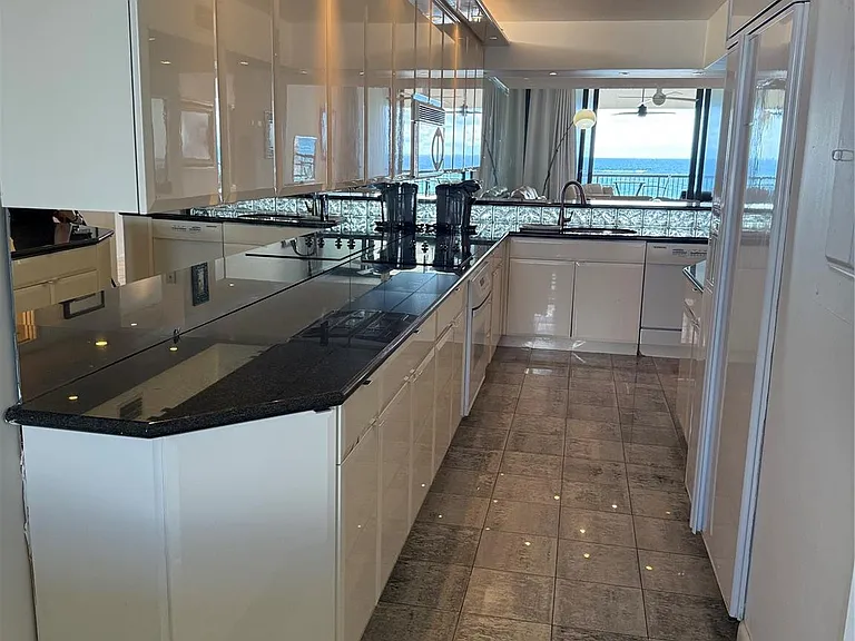 520 N Ocean Blvd #13 — Photo 4