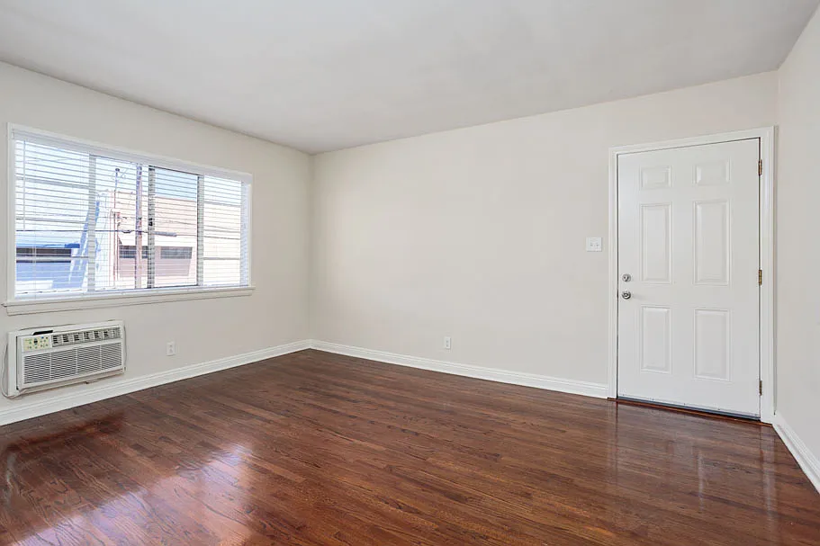 1 bed, $1,825 — Photo 4