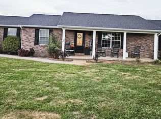 925 Lynnwood Dr, Greenback, TN 37742