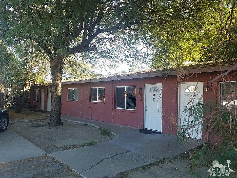 2nd image of 49620 Avenida De Oro