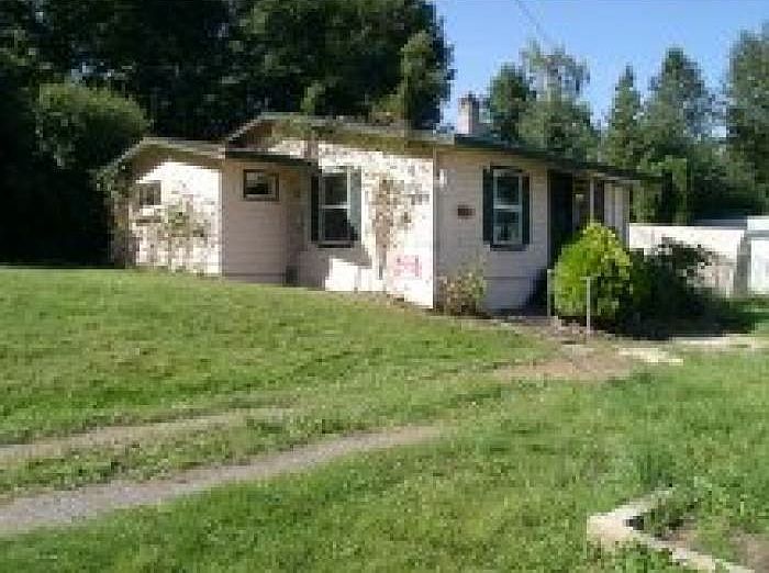 1st image of 223 10th St S