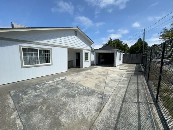 4029 Walnut PRM:Renee (2), 4029 Walnut Dr, Eureka, CA 95503