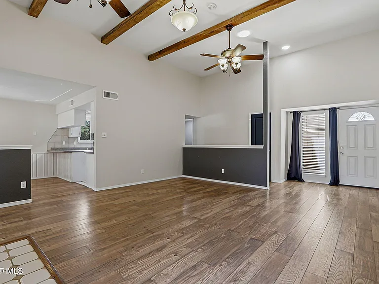 604 La Chapa Ave — Photo 6
