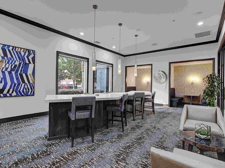 Broadleaf Apartments — Photo 40