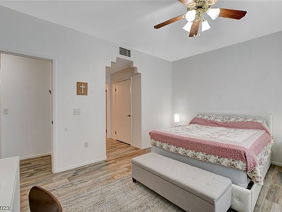 3rd image of 2110 Los Feliz St Unit 1094