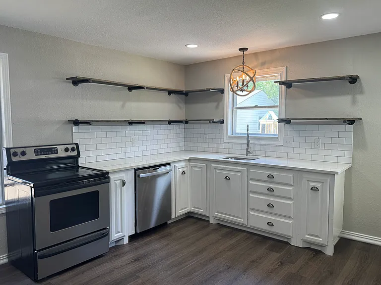 440 Rigsby St — Photo 3