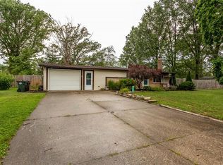 12506 Alton Dr, Grafton, OH 44044