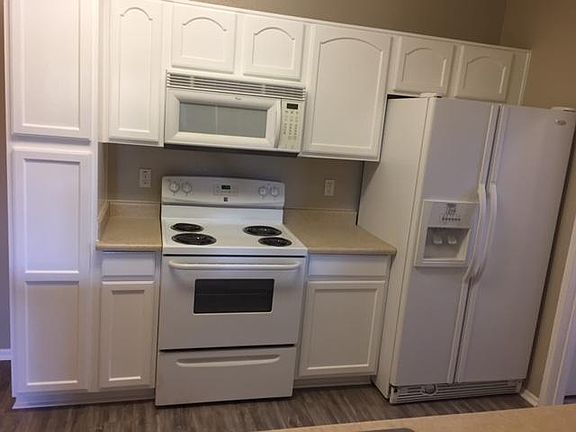 2nd image of 41410 Juniper St Unit 2724