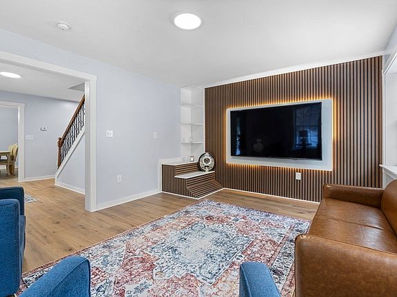 4th image of 583 Burt Hill Rd