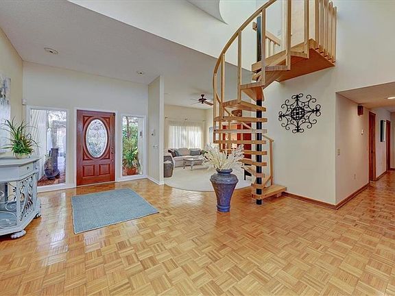 4th image of 2822 Sandpiper Pl