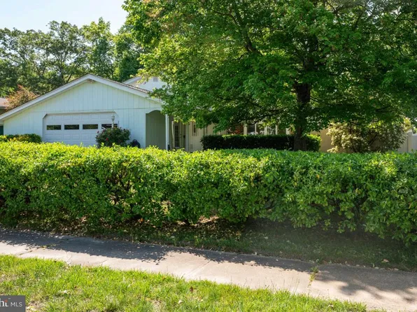 2754 Sprague Dr, Waldorf, MD 20601