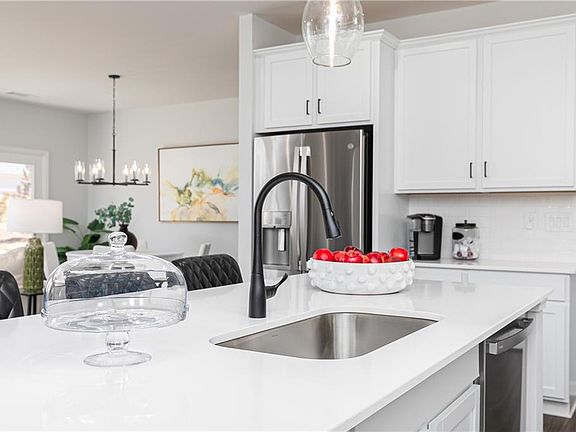 3rd image of 139 Jacob Hollow St