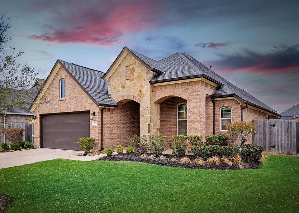1st image of 31331 Gulf Cypress Ln