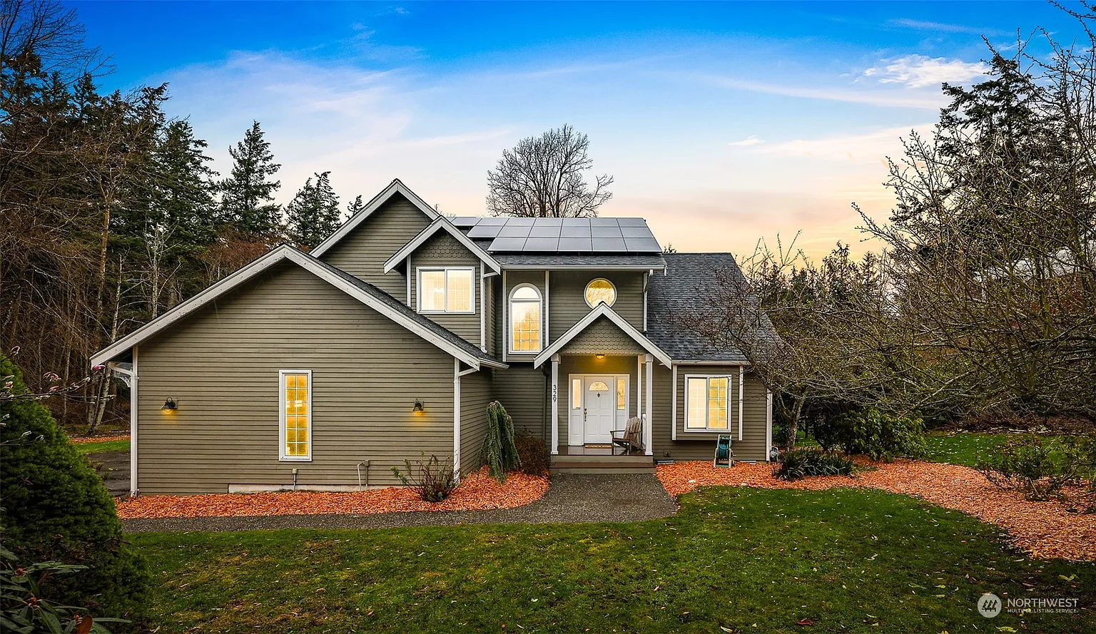 329 Viewcrest Road photo 1