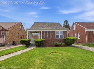 19759 Strathmoor St, Detroit, MI 48235