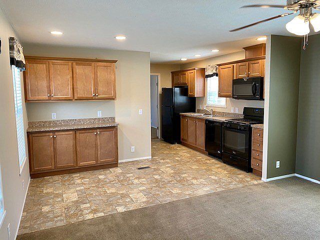 1st image of 516 Courtland Ln #156