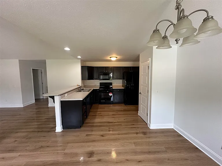 543 Saint Cloud Way — Photo 3